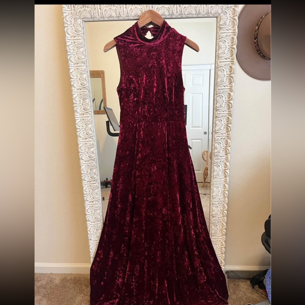Lulus velvet holiday dress